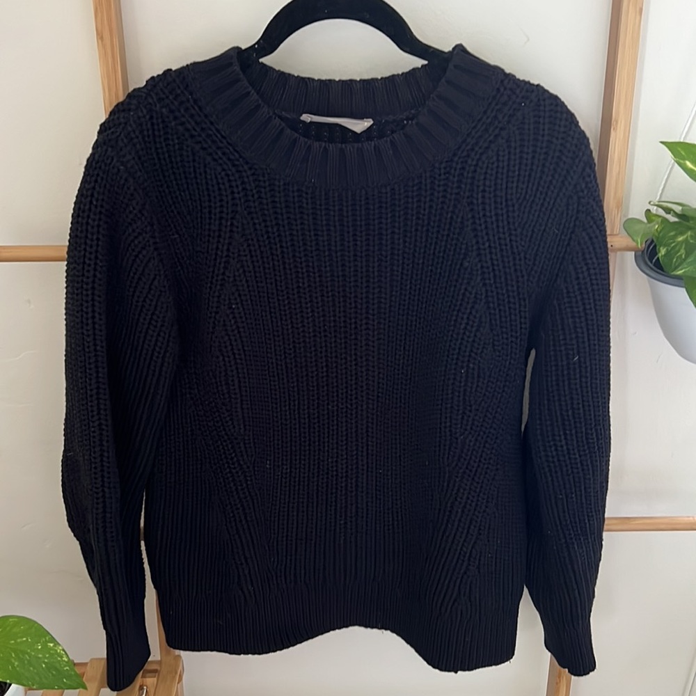 Everlane textured navy knit sweater, small